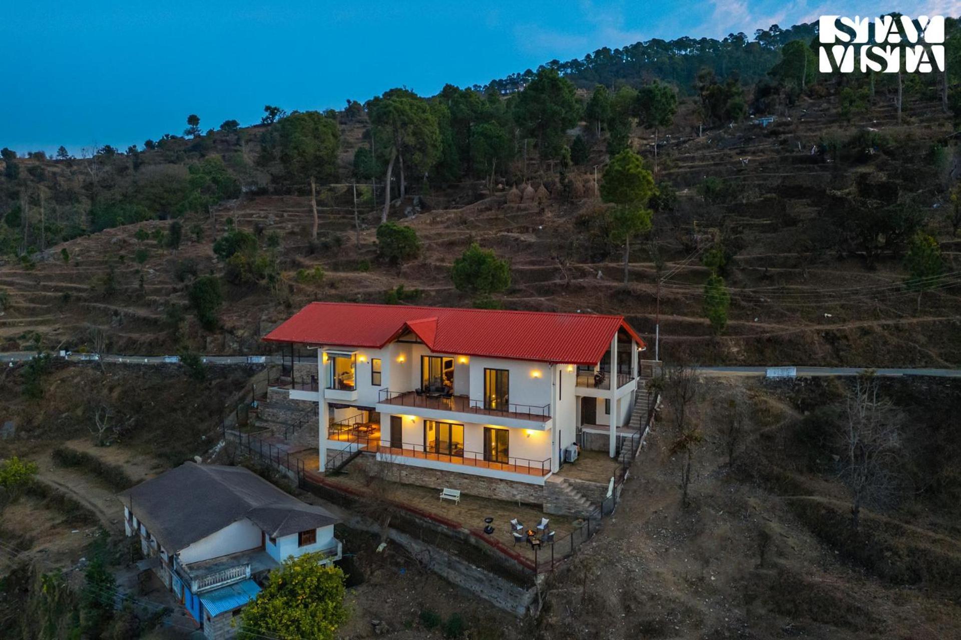 Stayvista At Amulyam Villa With Lawn & Bonfire Mukteshwar Exteriér fotografie
